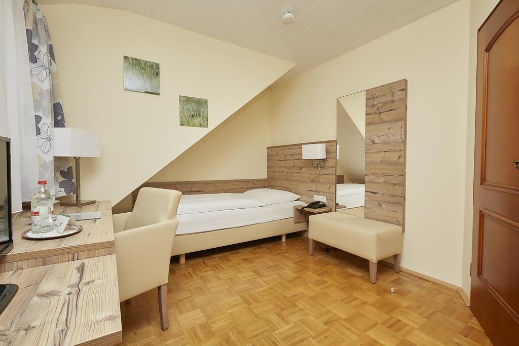 Hotel Roessle Trochtelfingen Esterno foto